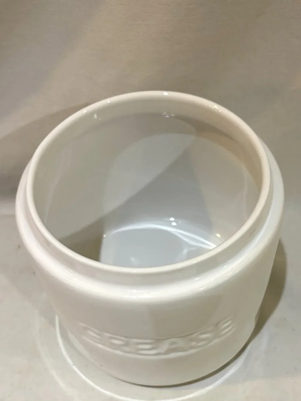 Fox Run White Porcelain Grease Container with Strainer and Lid